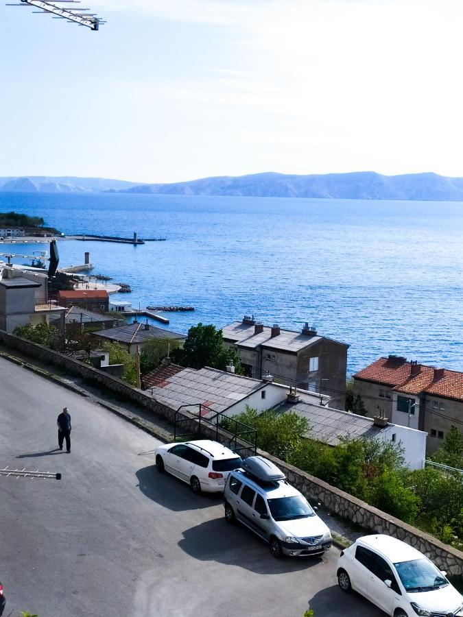 Novouredeni Stan S Balkonom I Pogledom Na More Zengg Kültér fotó