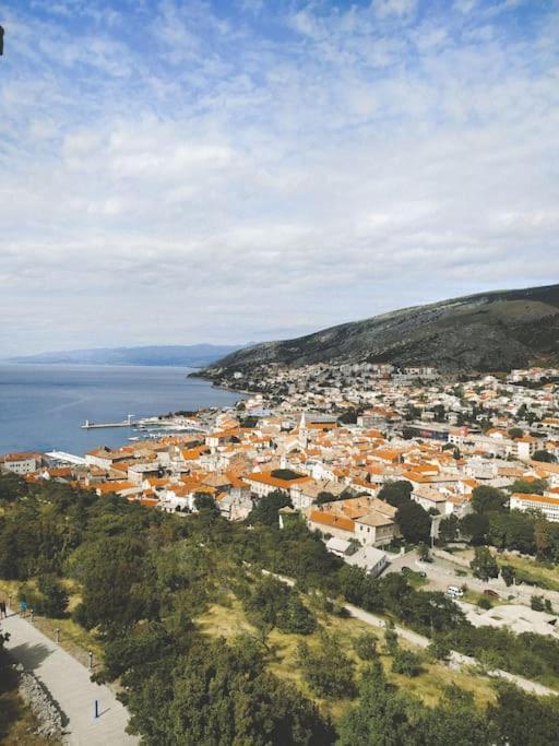 Novouredeni Stan S Balkonom I Pogledom Na More Zengg Kültér fotó